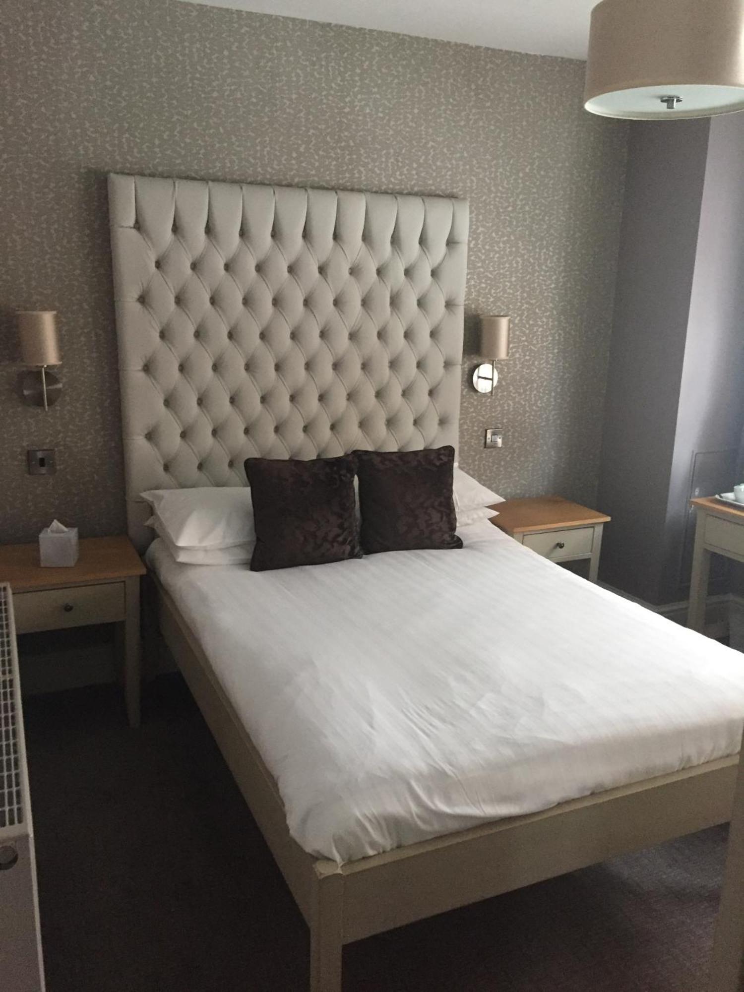 The County Hotel Хексем Экстерьер фото